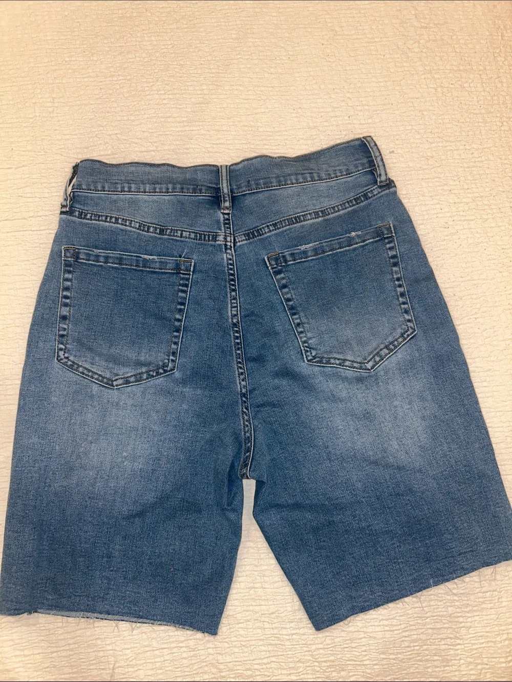 Everything's Good Super Stretch Denim Bermudas - Medium Blue Wash